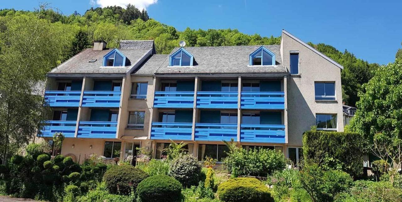 Le Castel Du Cantal Groupe Village Fani Thiézac Exterior foto